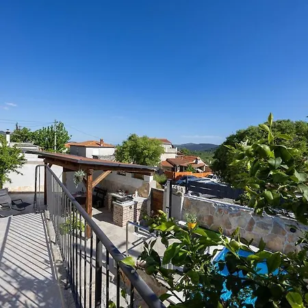 Holiday home Colini Dvori *