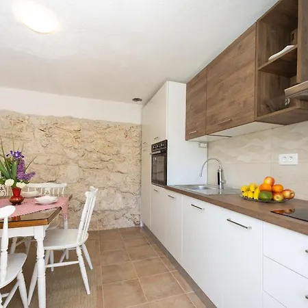 Holiday home Colini Dvori Gustirna