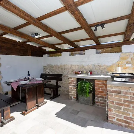 Colini Dvori Holiday home