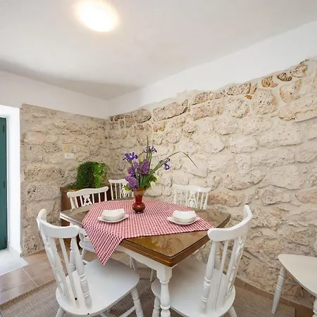 Holiday home Colini Dvori Gustirna