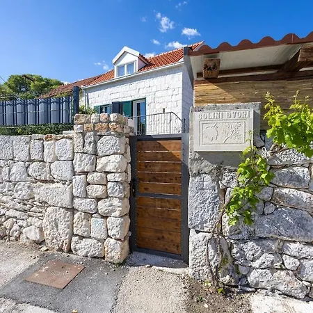Holiday home Colini Dvori Gustirna